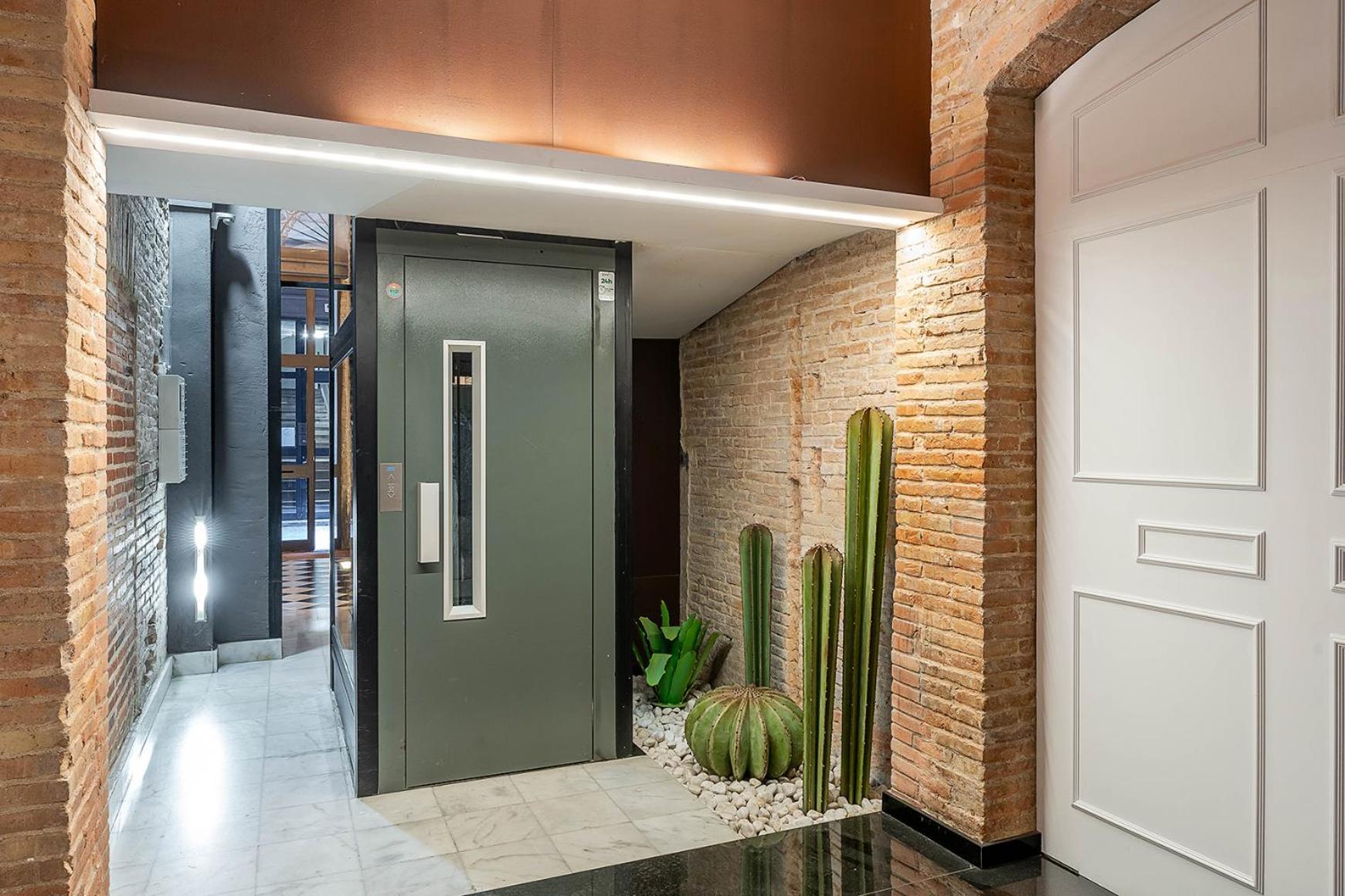 Enjoybcn Colon Apartments Barcelona Ngoại thất bức ảnh